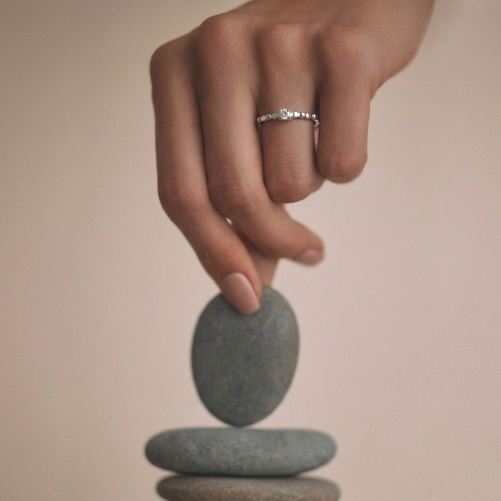Noemi Mini Solitaire Ring