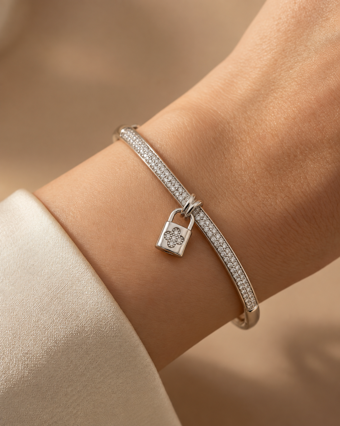 Cléa Lock Bangle