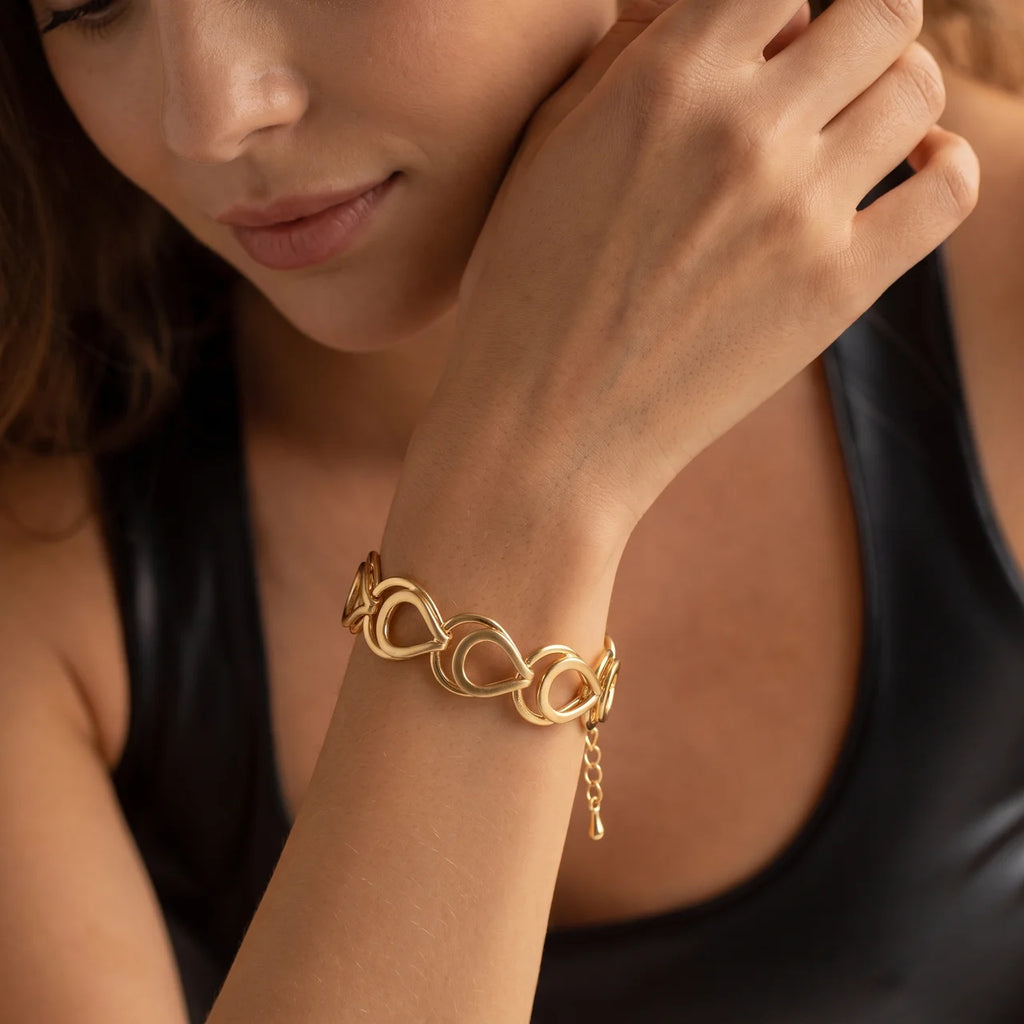 Cavelle Loop Bracelet