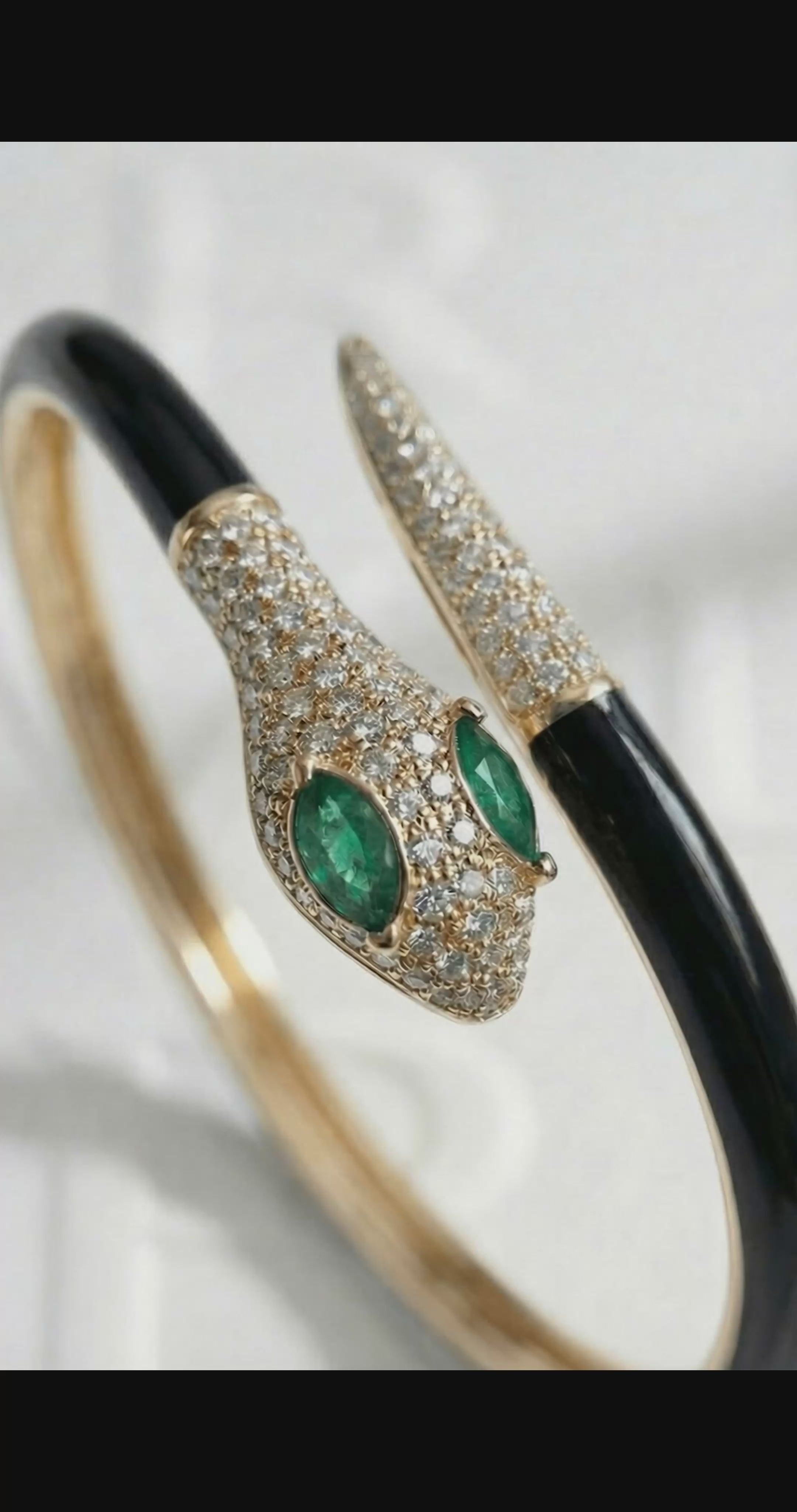 Verde Serpent Cuff